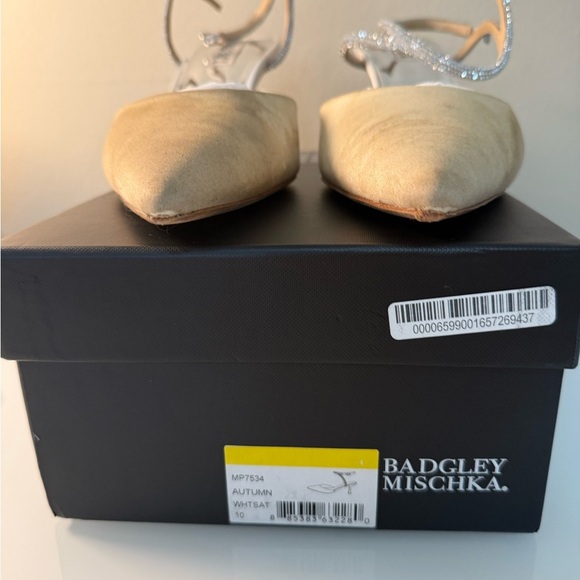 Badgley Mischka Autumn Heel - Picture 5 of 7